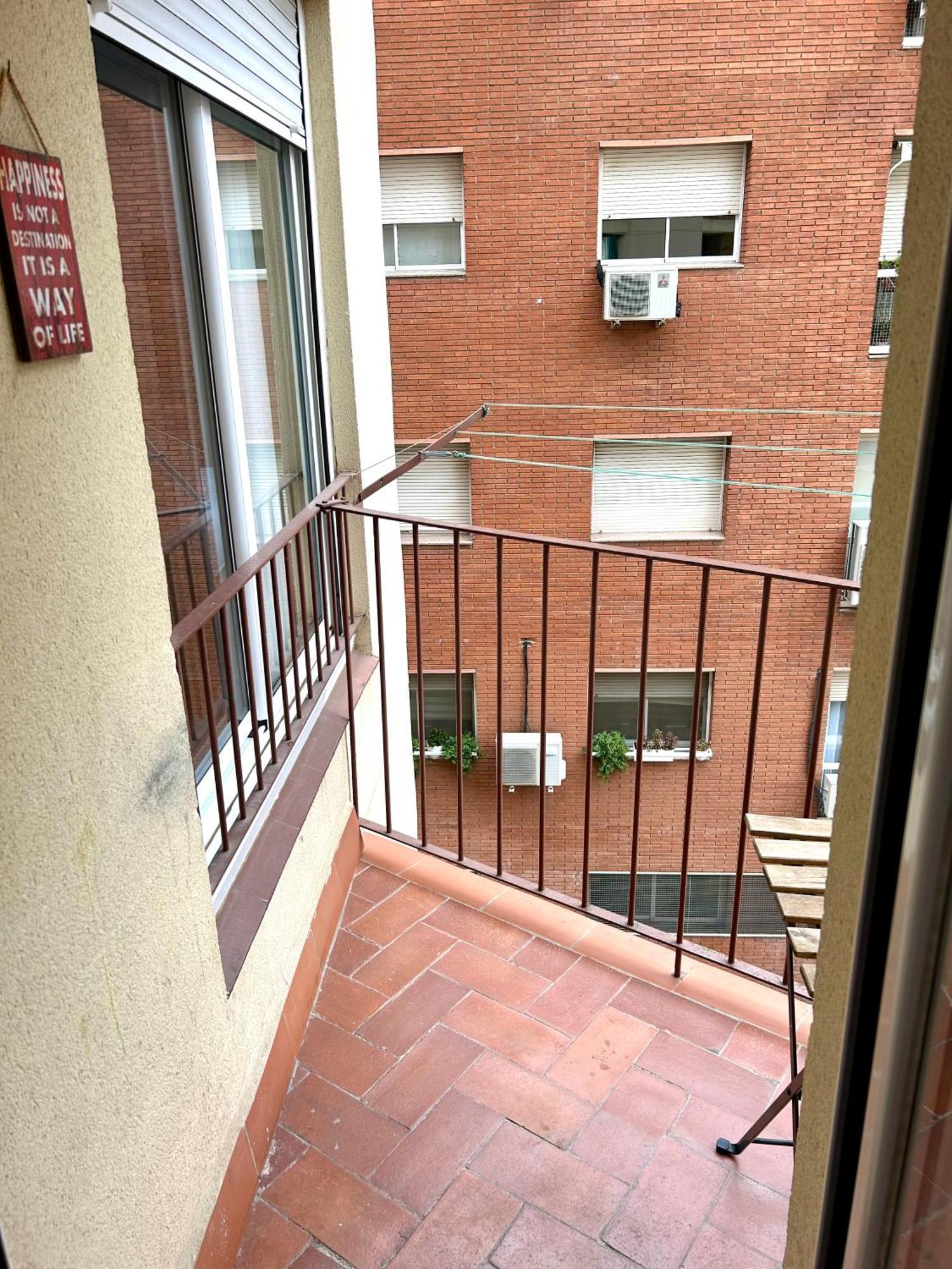 Apartment Carrer D'Olesa Barcelona Eksteriør bilde