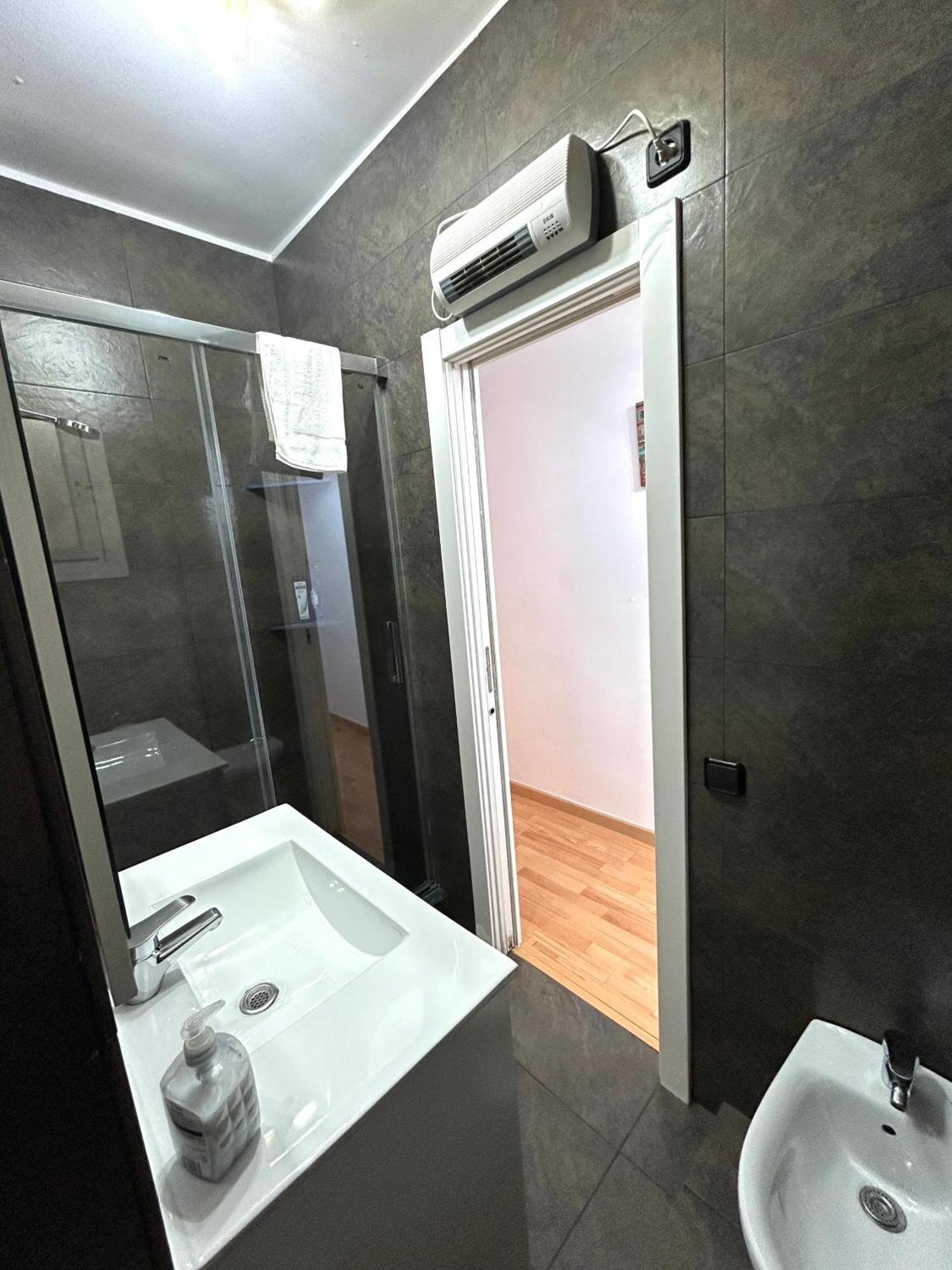 Apartment Carrer D'Olesa Barcelona Eksteriør bilde