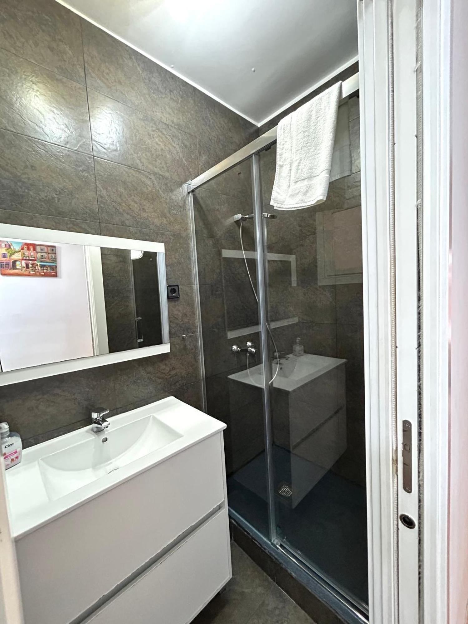 Apartment Carrer D'Olesa Barcelona Eksteriør bilde
