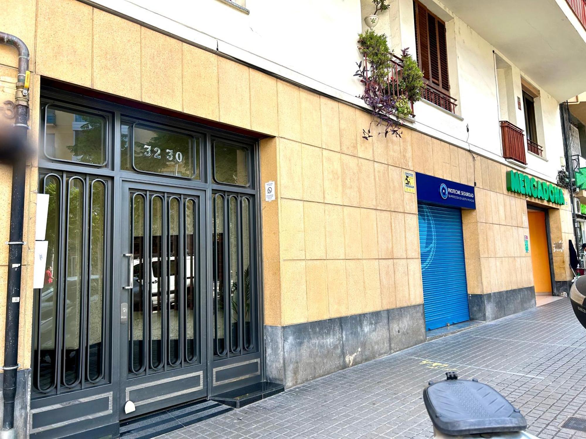Apartment Carrer D'Olesa Barcelona Eksteriør bilde