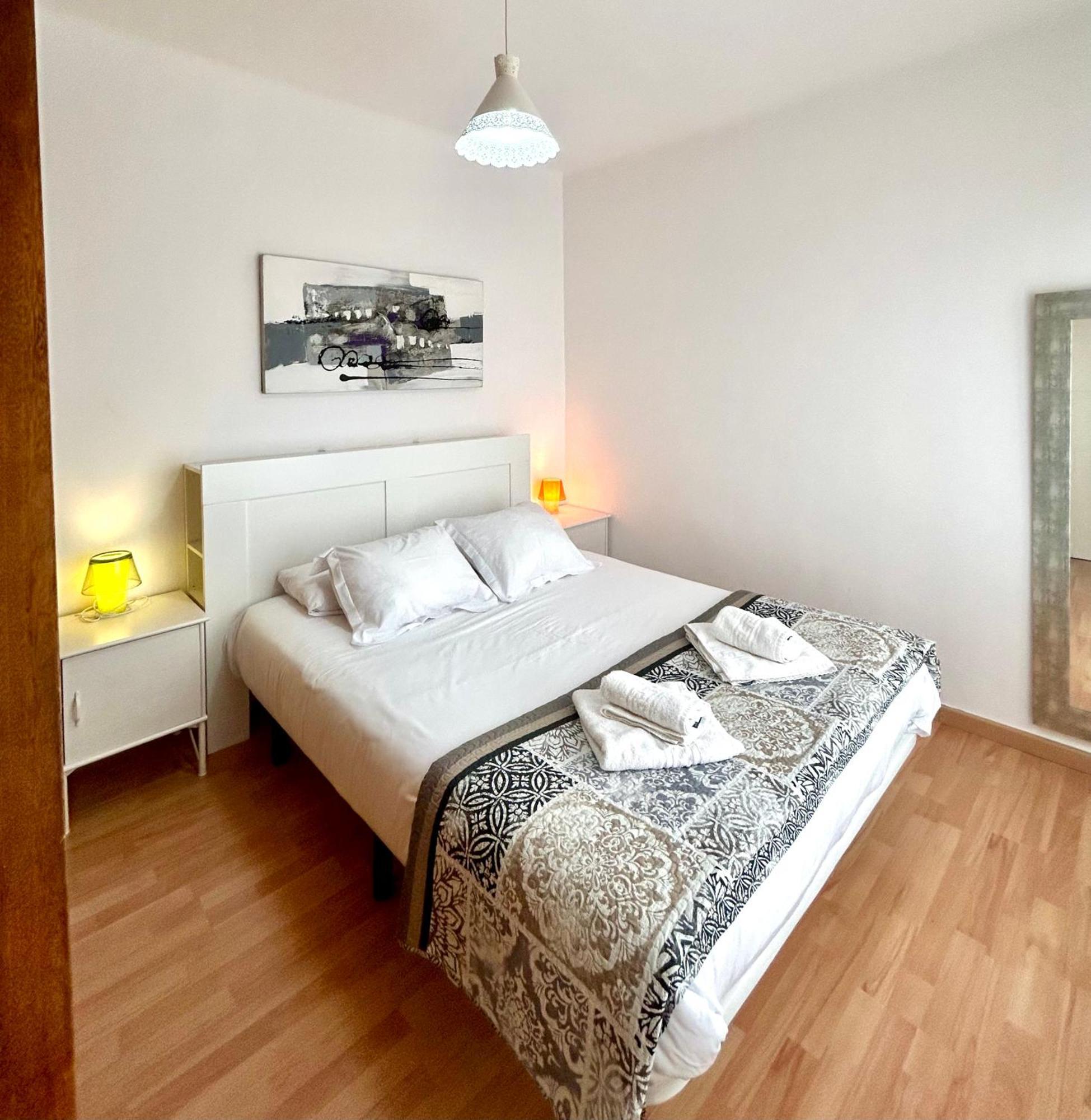 Apartment Carrer D'Olesa Barcelona Eksteriør bilde