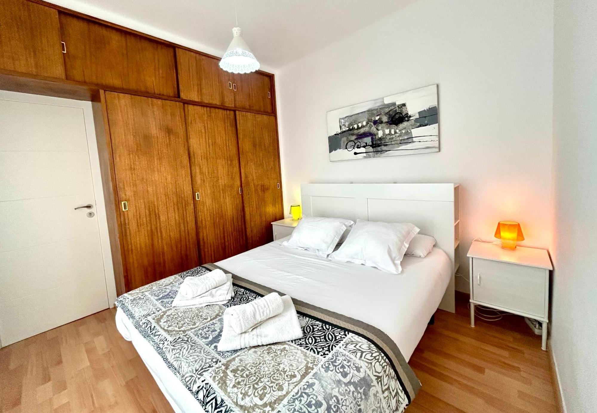 Apartment Carrer D'Olesa Barcelona Eksteriør bilde
