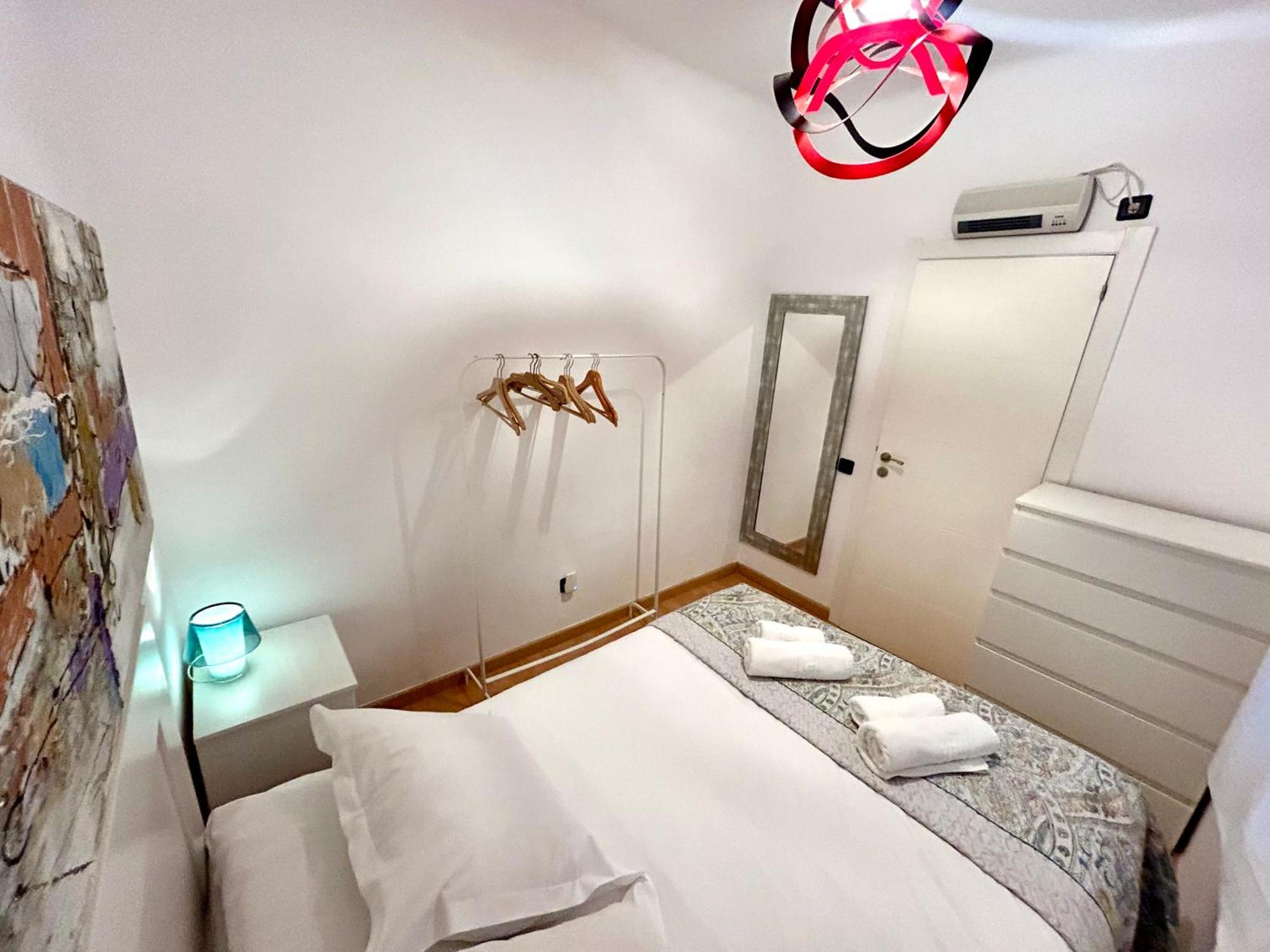Apartment Carrer D'Olesa Barcelona Eksteriør bilde