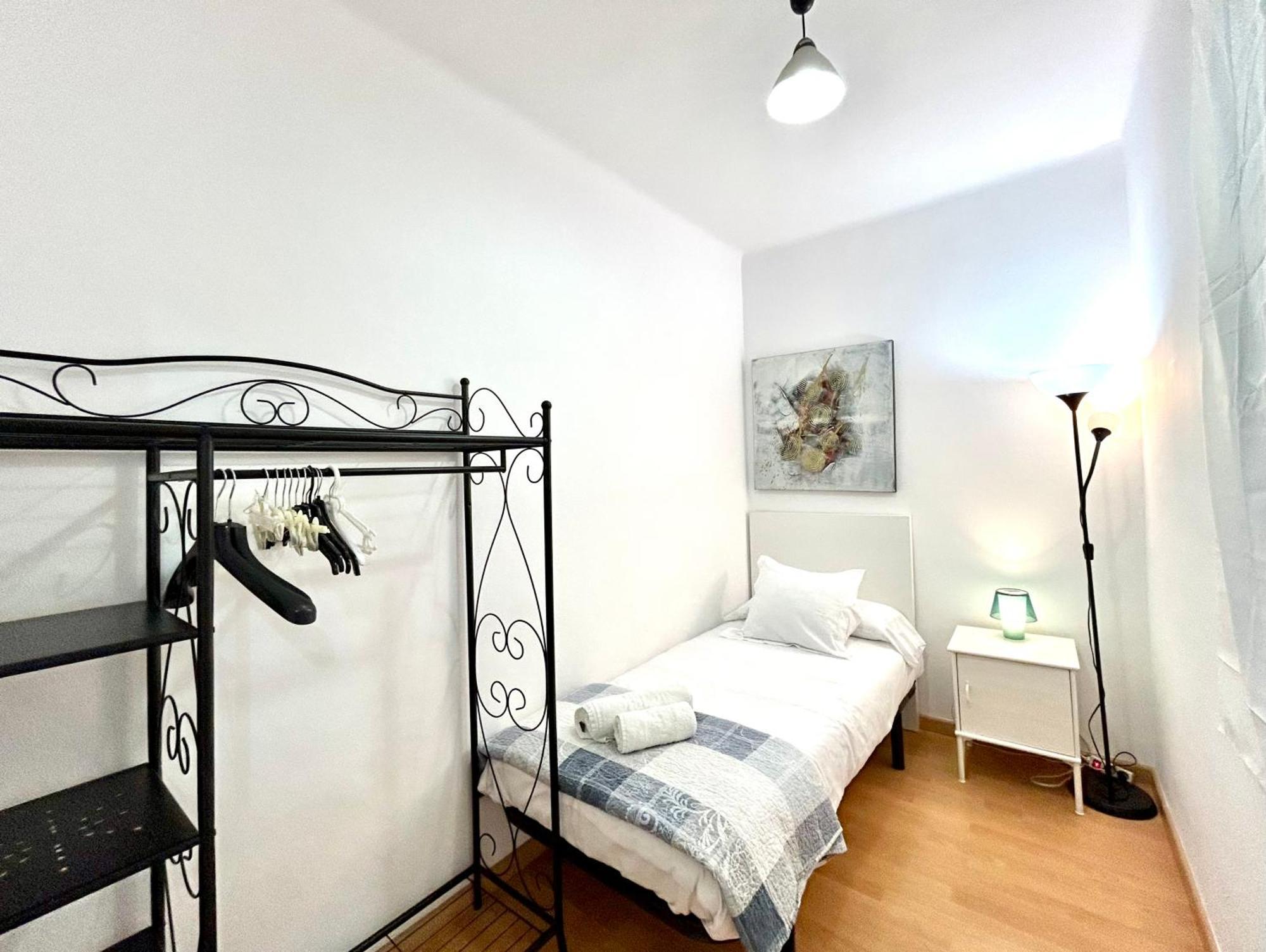 Apartment Carrer D'Olesa Barcelona Eksteriør bilde