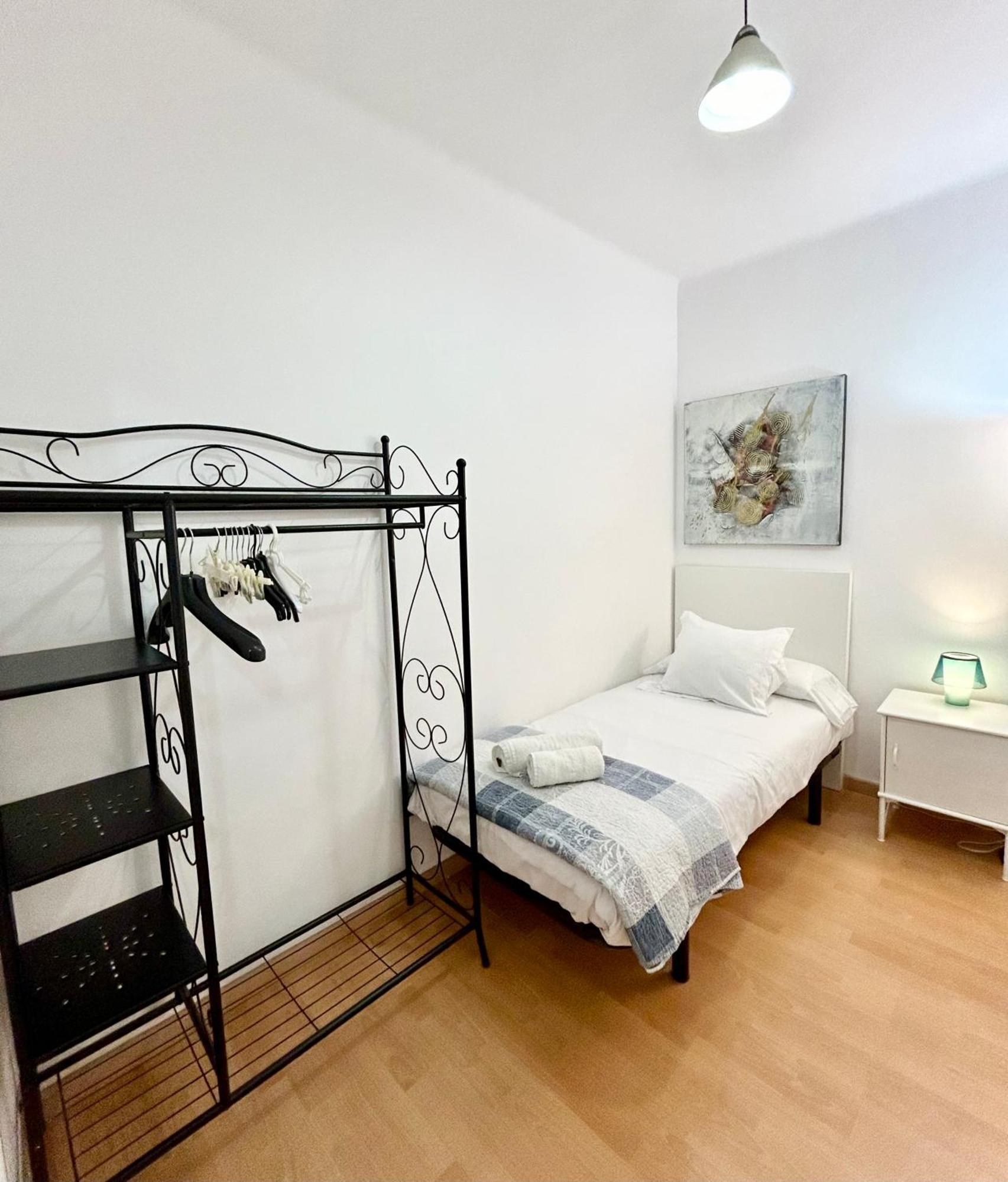 Apartment Carrer D'Olesa Barcelona Eksteriør bilde