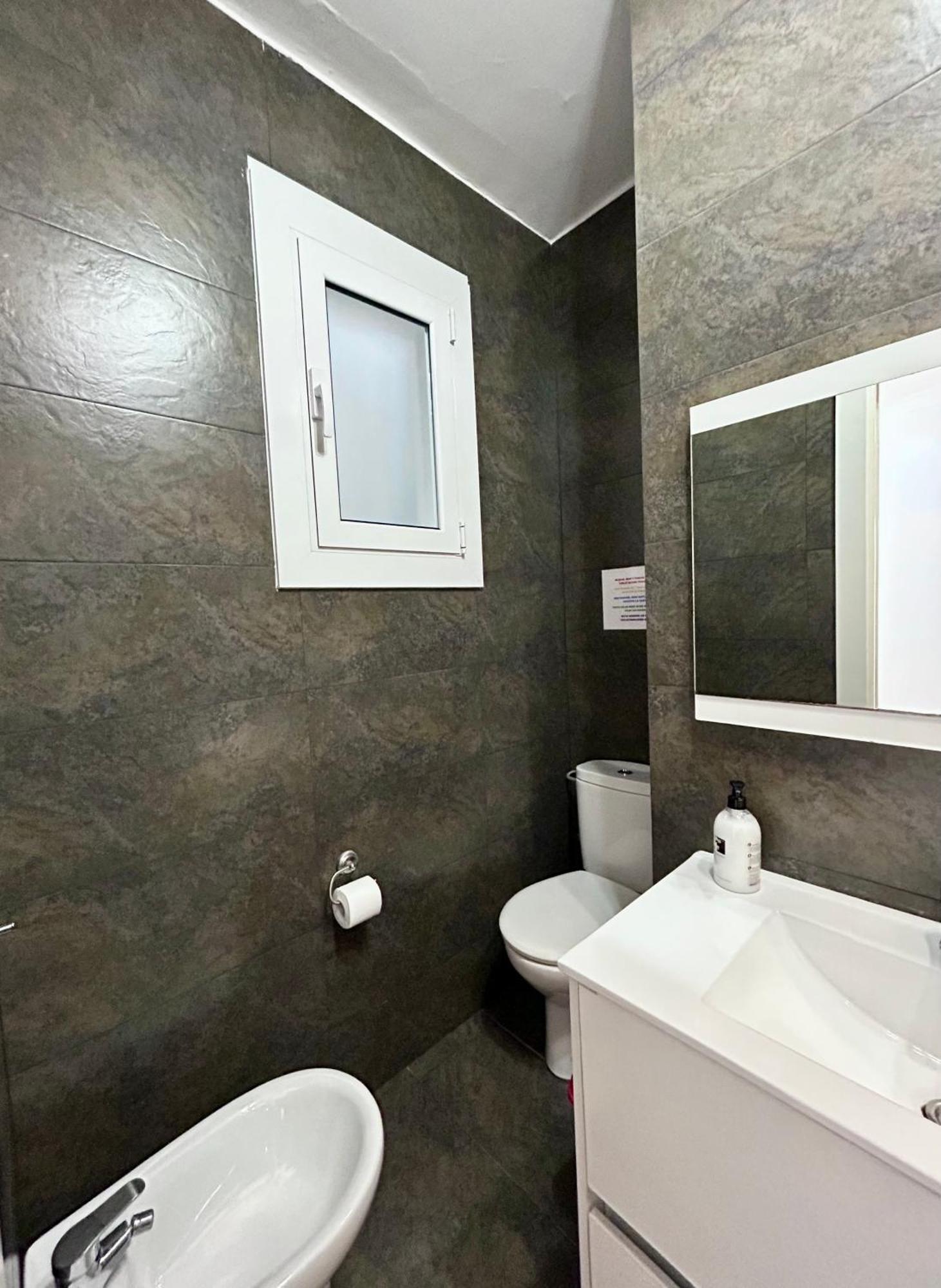 Apartment Carrer D'Olesa Barcelona Eksteriør bilde